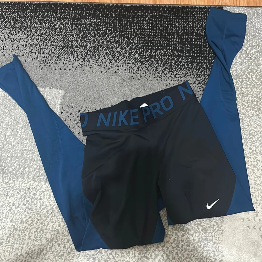 Nike Pro Leggings - Picture 1 of 1